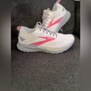 Brooks Ricochet 3.0 Size 8.5 EUC